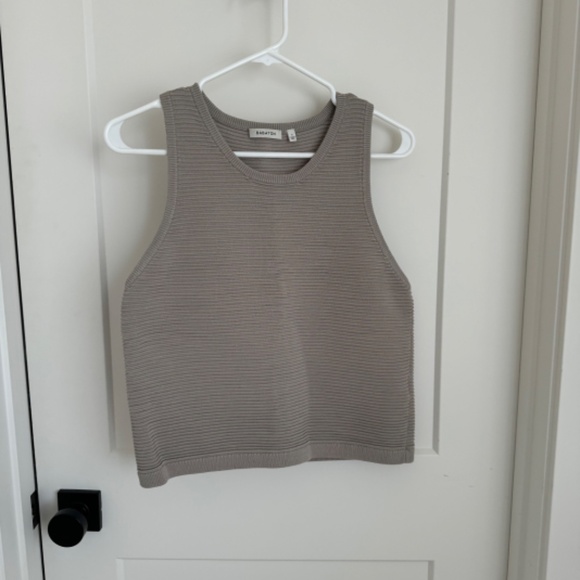 Aritzia Babaton Alrik Top - Picture 4 of 7